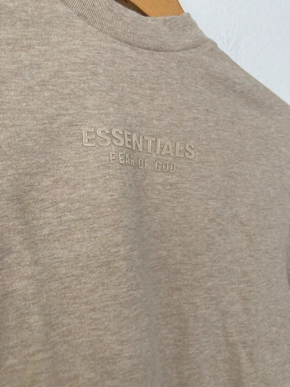 Fear of God Essentials Youth 4/5 Beige T Shirt Logo Streetwear 100% Cotton